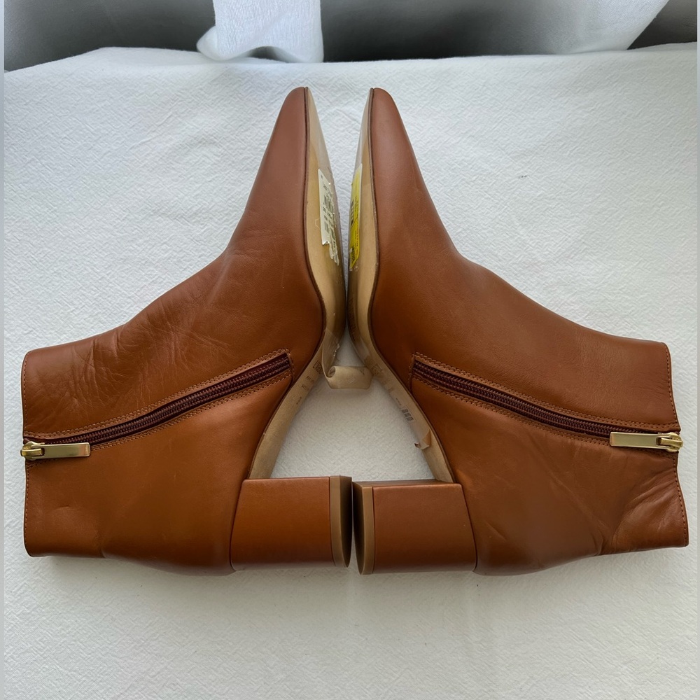 L'agence Jeanne I| Pointed Toe Bootie in Luggage Brown Size 39 New - Picture 6 of 11